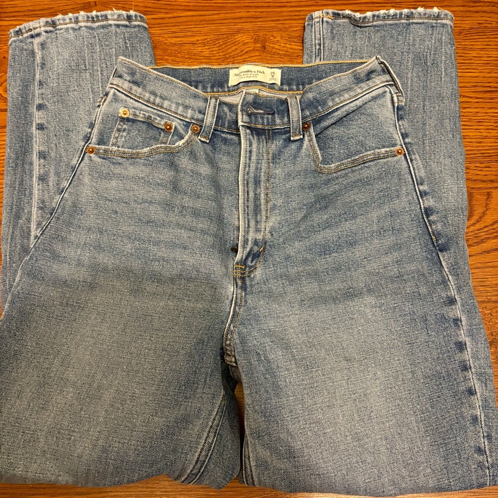 Abercrombie 90s ankle straight curve love 25; gently worn, like new